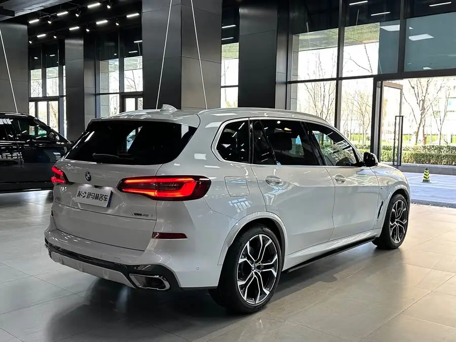 BMW X5 2022 xDrive 40Li Exclusive M Sport Package