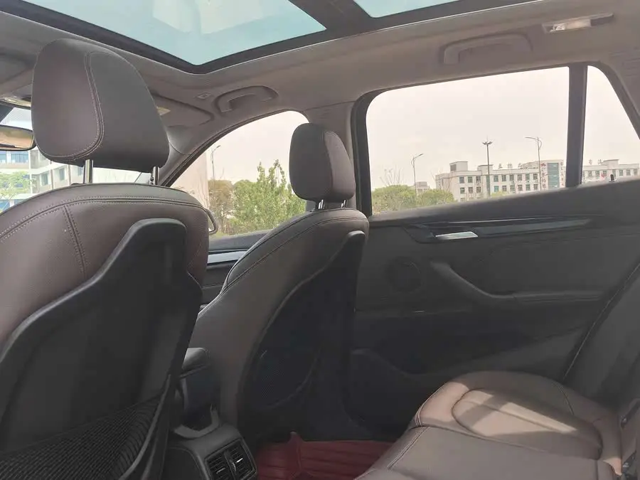 بي إم دبليو X1 2020 sDrive20Li الحصرية