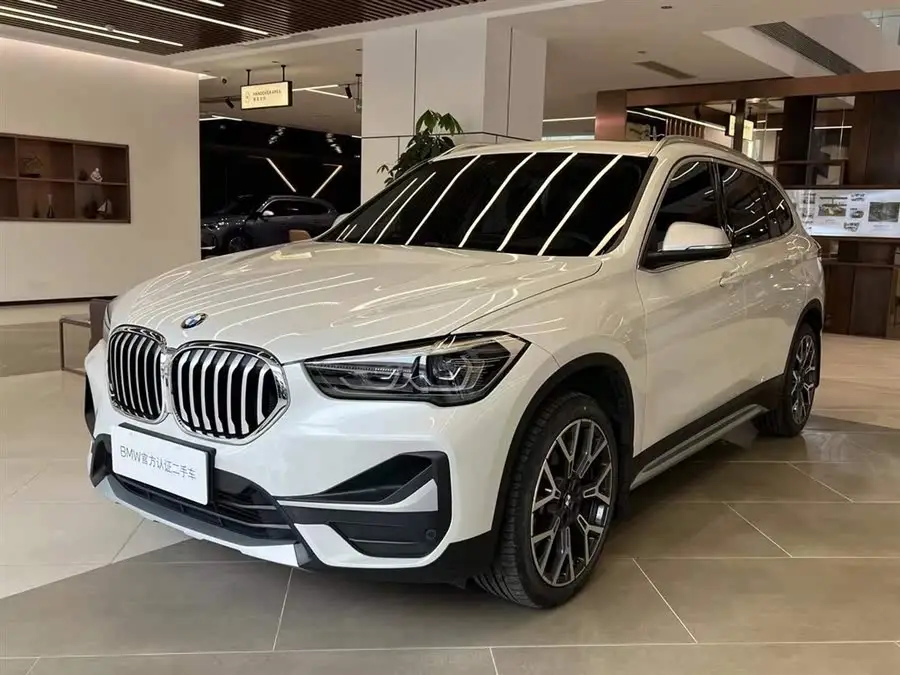 بي إم دبليو X1 2022 xDrive25Li فئة الرفاهية