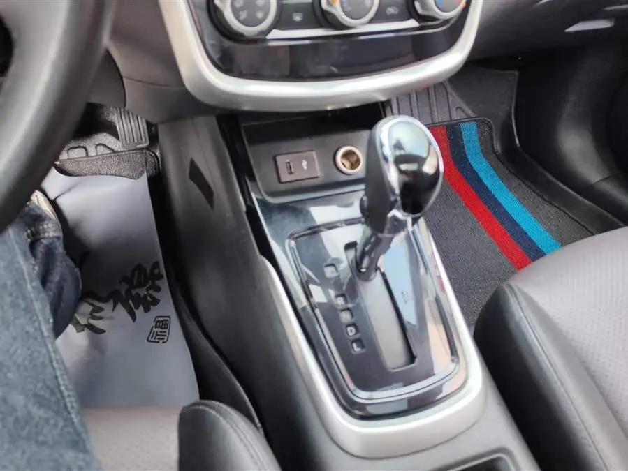 نيسان تييدا 2021 1.6 لتر CVT الذكية