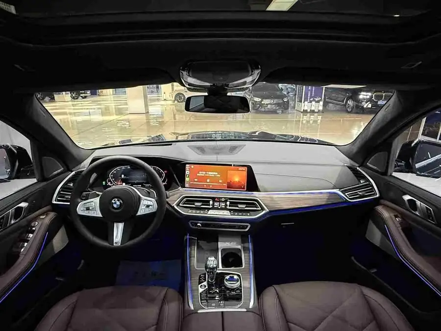 بي إم دبليو X5 2022 xDrive 40Li باقة M الرياضية