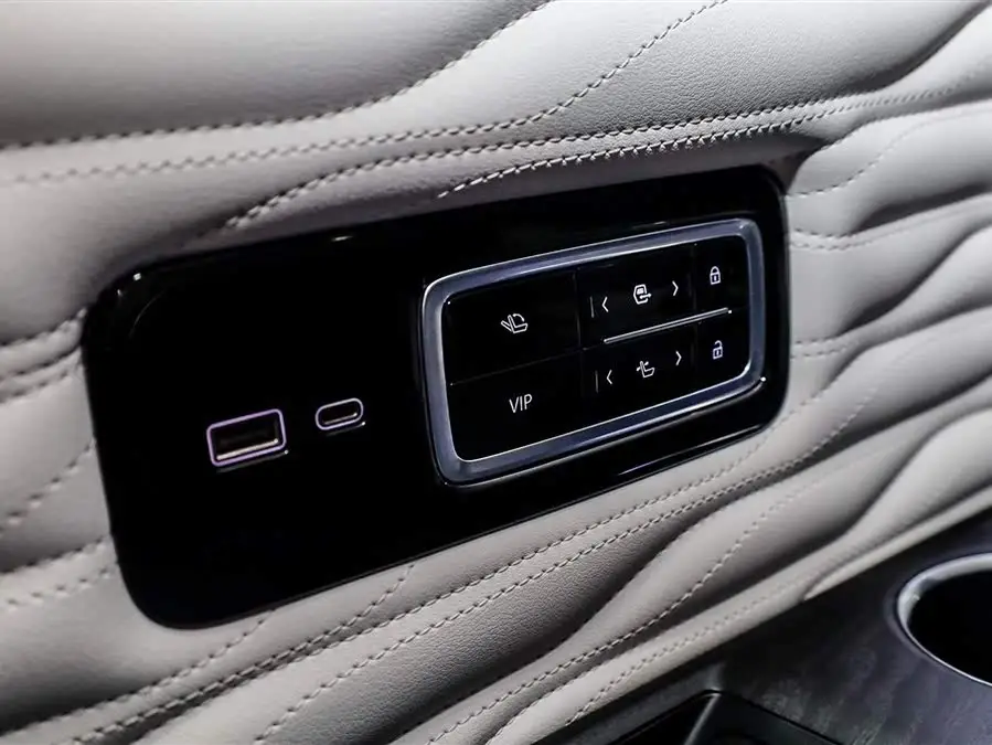 قرن 2023 2.0T إصدار حصري لأربعة مقاعد