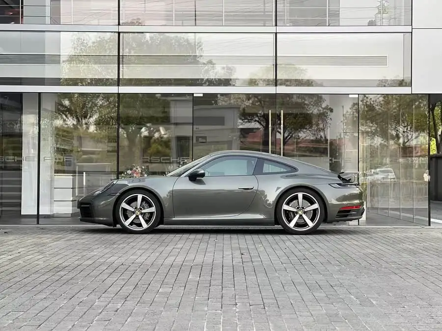 Porsche 911 2023 Carrera 3.0T