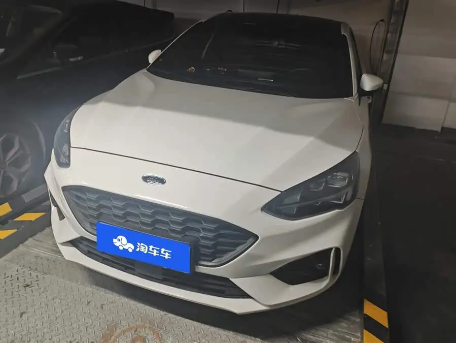 2021 فورد فوكس 3 أبواب إيكو بوست 180 أوتوماتيكي ST لاين