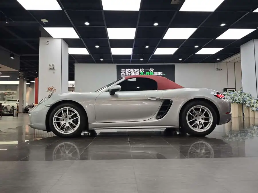 Porsche 718 2022 Model Boxster 2.0T