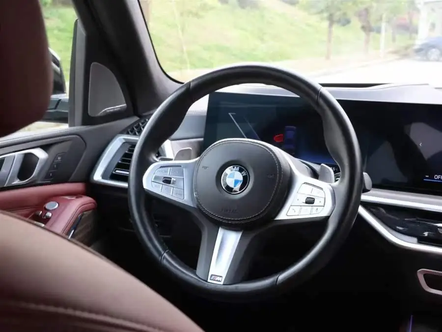 BMW X5 2023 xDrive 40Li M Sport Package