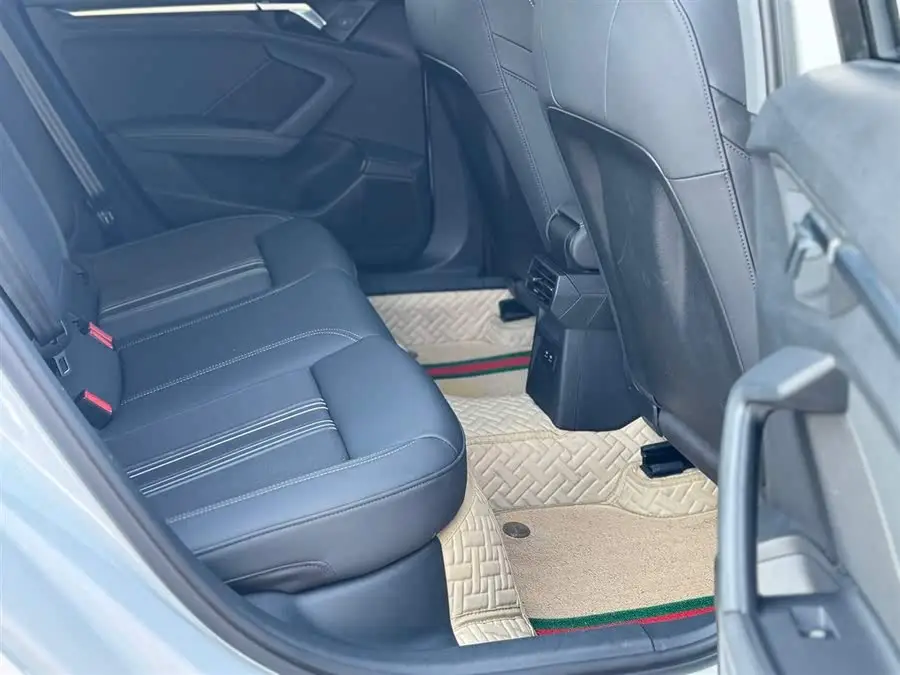 أودي A3 2021 A3L ليموزين 35 TFSI الرياضية