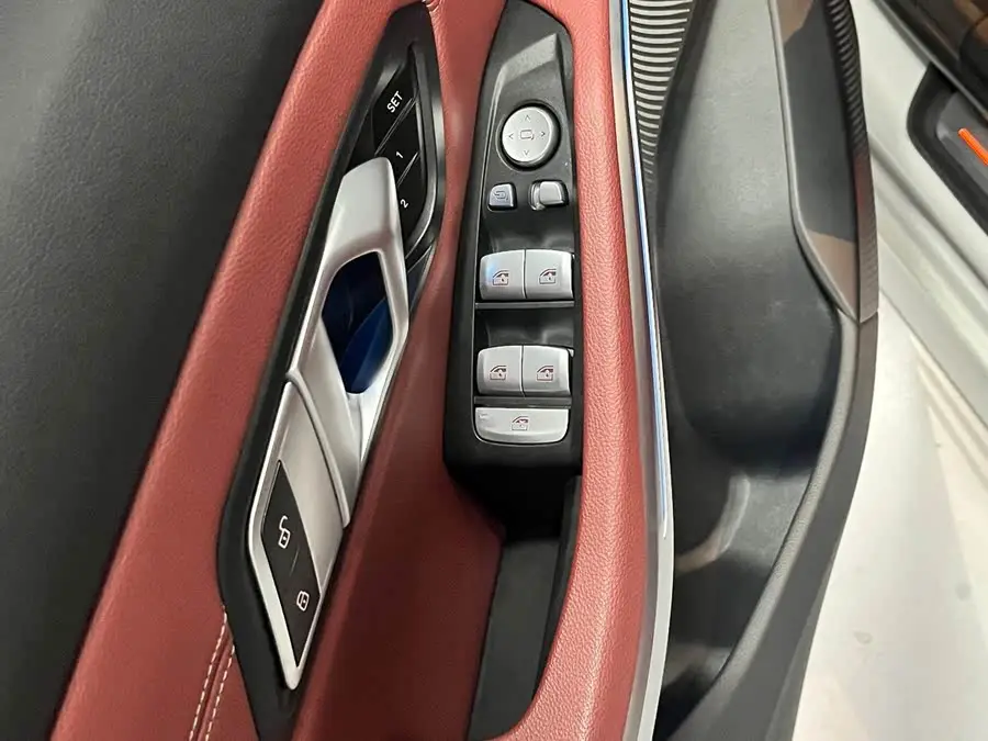 بي إم دبليو i3 2024 eDrive 35 L