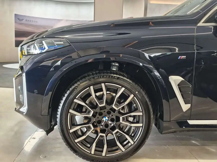 BMW X5 2023 xDrive 40Li M Sport Package