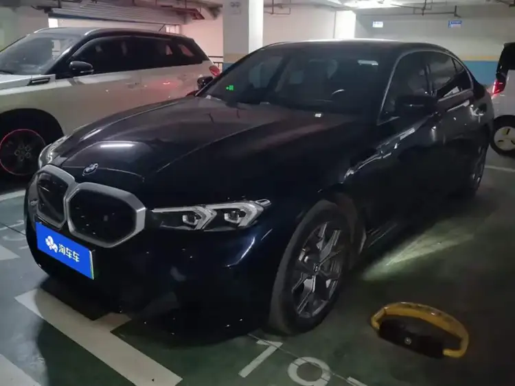 BMW i3 2022 eDrive 35 L