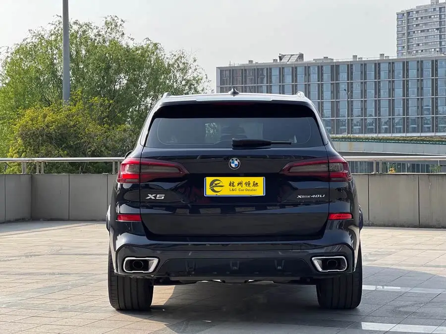 بي إم دبليو X5 2022 طراز معدل xDrive 40Li حزمة رياضية M الفاخرة