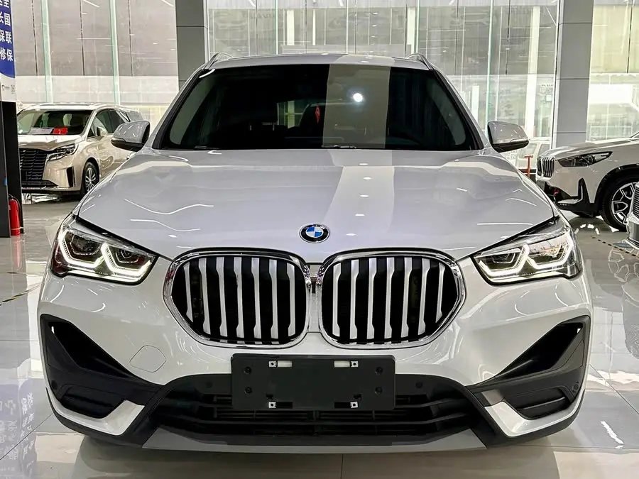 بي إم دبليو X1 2022 sDrive25Li الطراز الرائد