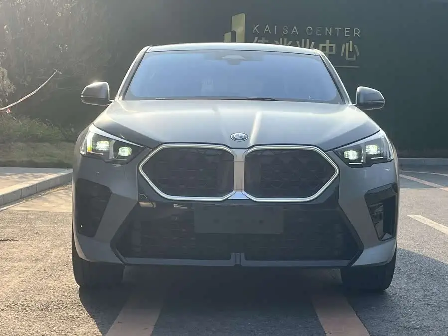 بي إم دبليو X2 (مستورد) 2024 sDrive25i مجموعة M الرياضية