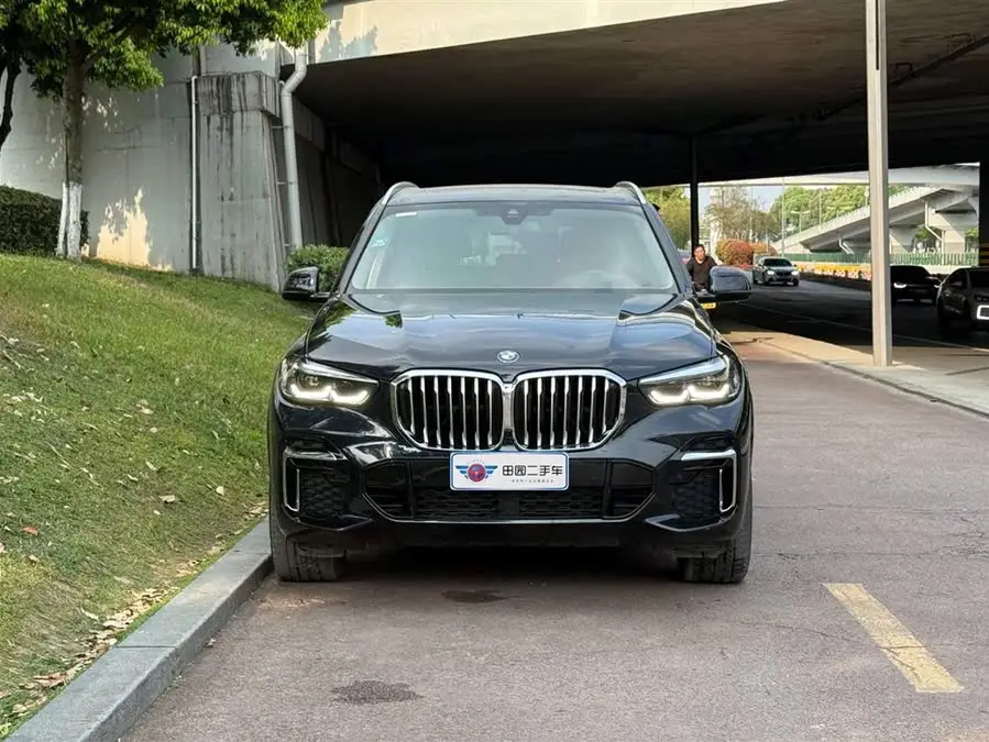 بي ام دبليو X5 2022 نسخة محدثة xDrive 30Li حزمة الرياضة M