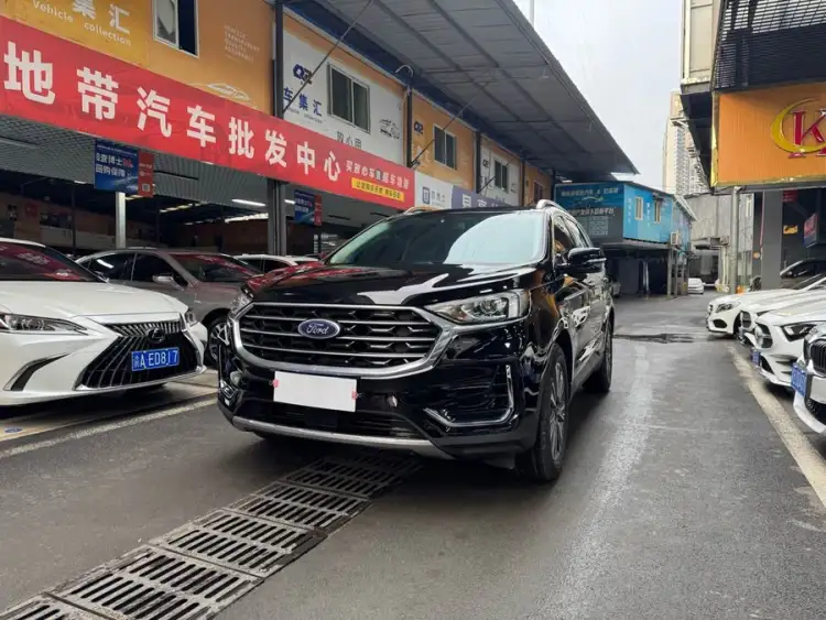 2021 Ford Edge PLUS EcoBoost 245 FWD Platinum 5-seater