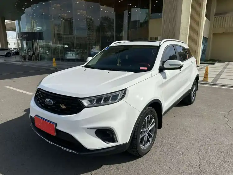 2020 Lynk & Co 01 Lynk & Co S EcoBoost 145 CVT Premium