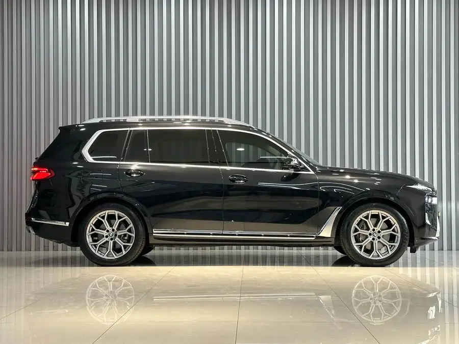 BMW X7 2023 xDrive40i Luxury Package