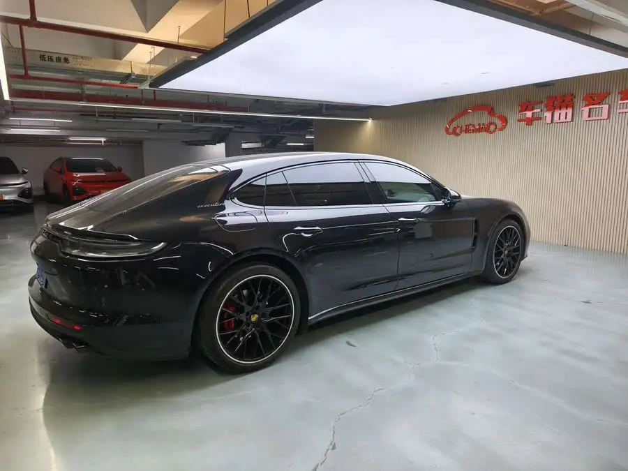 2023 Panamera Executive Platinum 2.9T