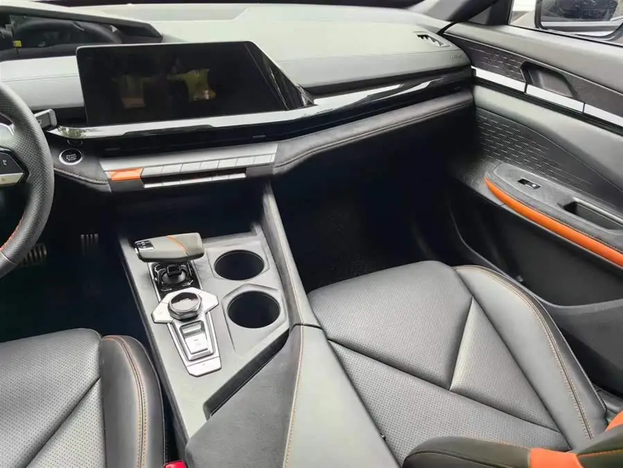 Changan UNI-V 2023 1.5T Premium