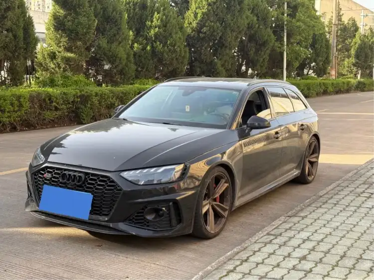 Audi RS 4 2021 RS4 Avant Dark Gold Edition