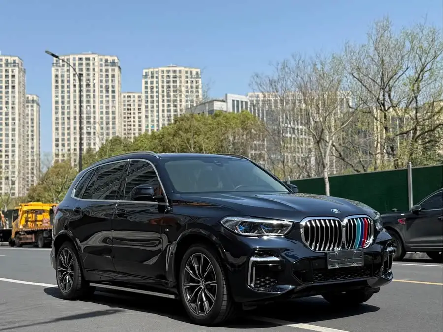 2022 بي إم دبليو X5 xDrive 30Li حزمة M الرياضية