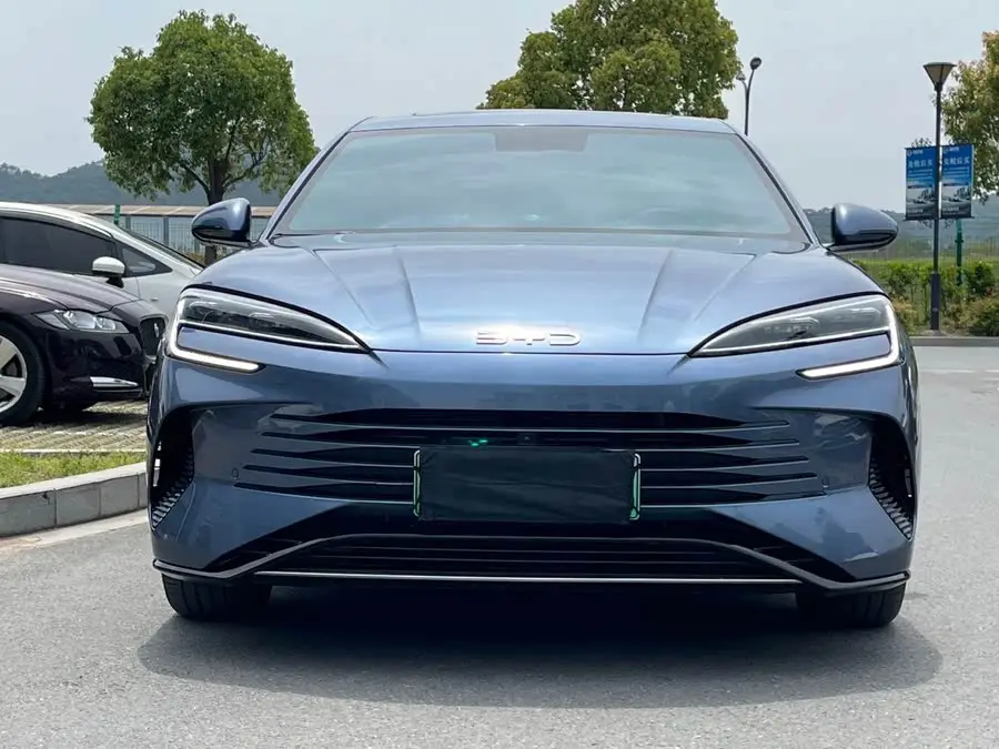 سَيّارة سِيلُون 2023 مُتِكَيّف DM-i 1.5L 121كم فاخرة