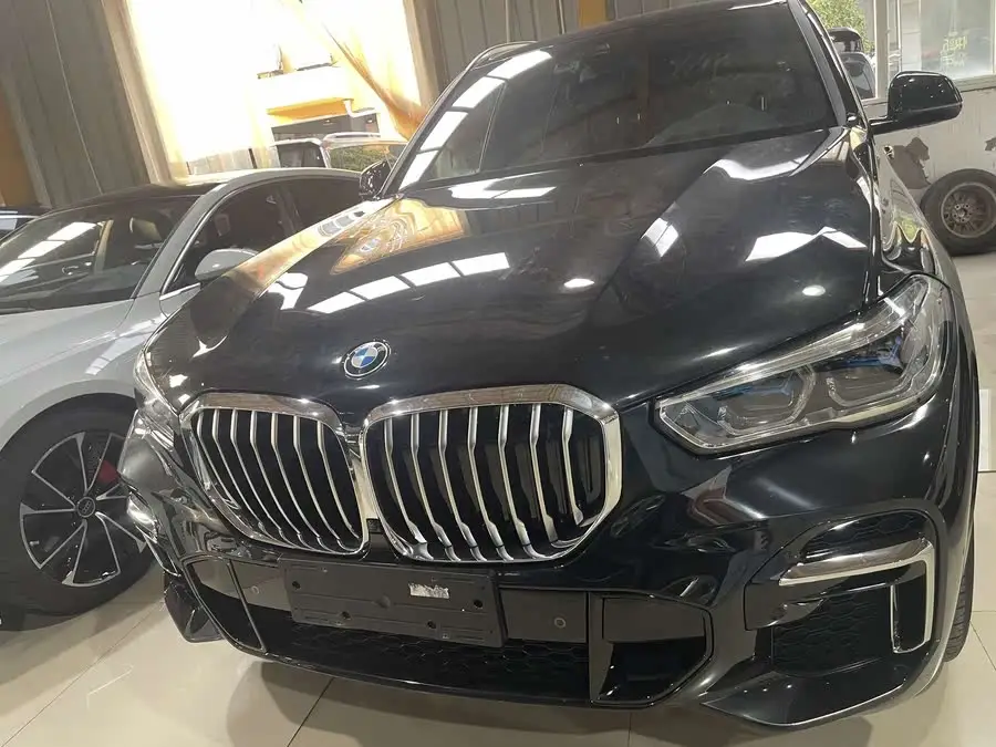 بي إم دبليو X5 2022 نموذج تحديث xDrive 40Li حزمة رياضية M