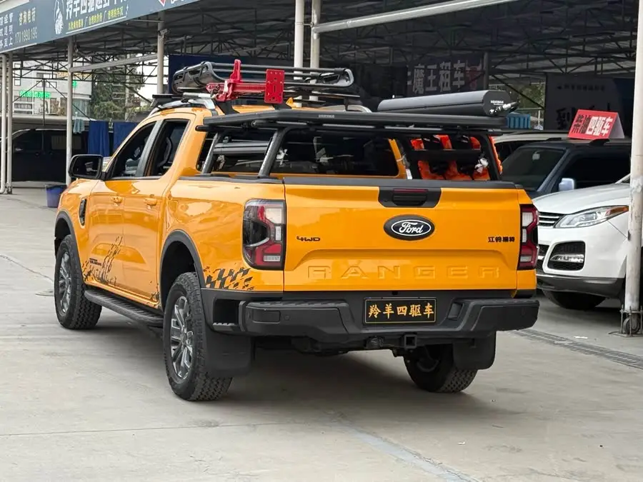 رانجر 2023 نسخة أوتوماتيكية على الطرق الوعرة بنظام الدفع الرباعي بنزين