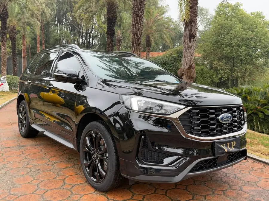 2021 Ford Edge PLUS EcoBoost 245 FWD Platinum 5-Seater
