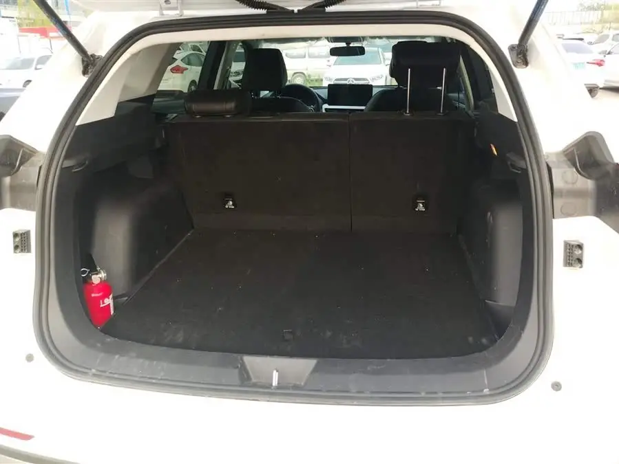 هافال H6 2023 نسخة المد潮 الوطني 1.5T نسخة الأوتوماتيكية البطل