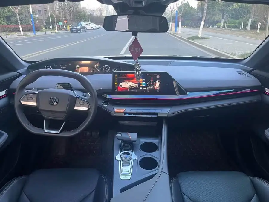 Changan UNI-V 2023 1.5T Deluxe