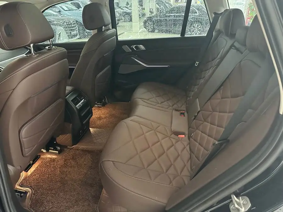 بي ام دبليو X5 2022 xDrive 30Li حزمة M الرياضية