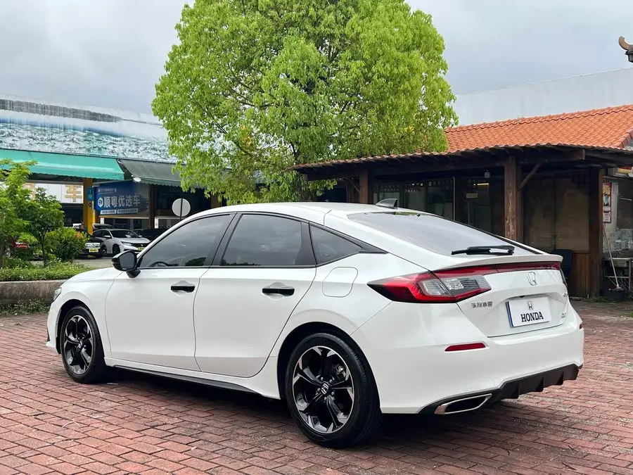 سيارة هوندا سيفيك 2023 هاتشباك 240TURBO CVT إكستريم إديشن