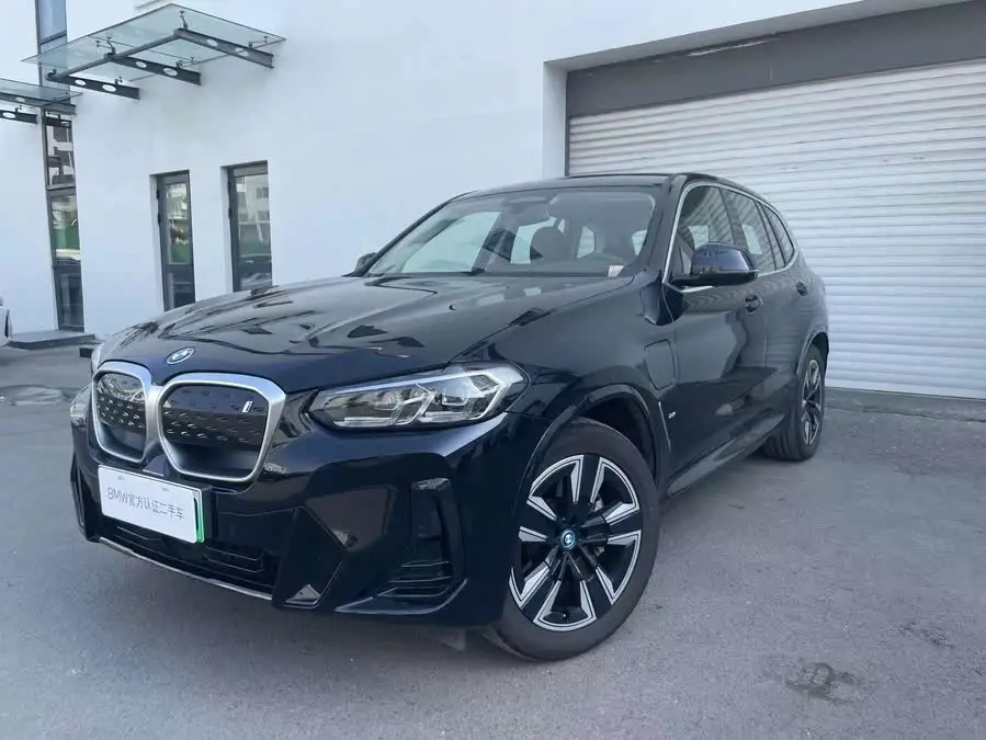 BMW iX3 2024 Leading Model