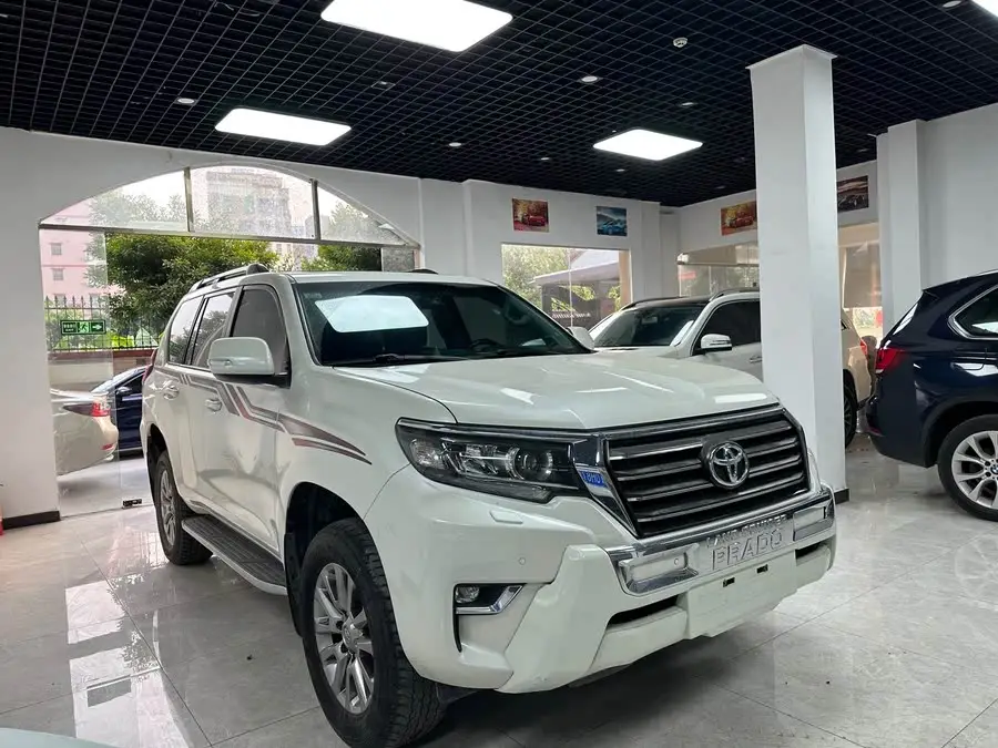 برادو 2018 طراز 3.5 لتر أوتوماتيكي TX-L بعجلة احتياطية مثبتة في الخلف