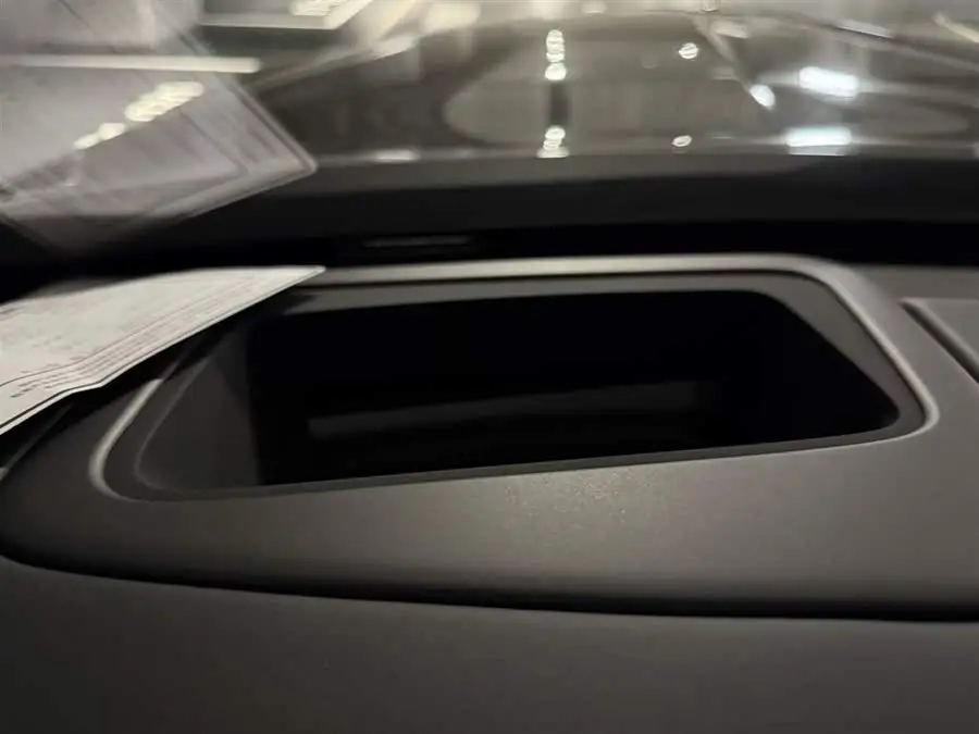 كولينان 2024 نسخة ذات أربعة مقاعد