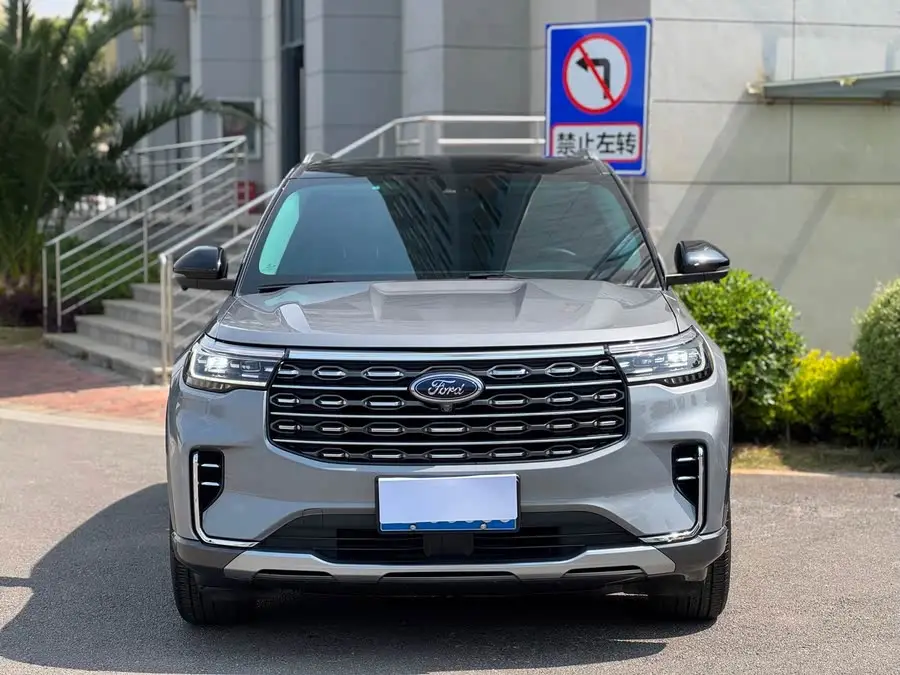 إكسبلورر 2023 إيكوبوست 285 نسخة الدفع الرباعي بلس 7 مقاعد