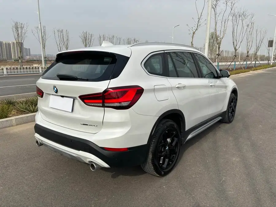 بي إم دبليو X1 2022 sDrive20Li طراز الموضة