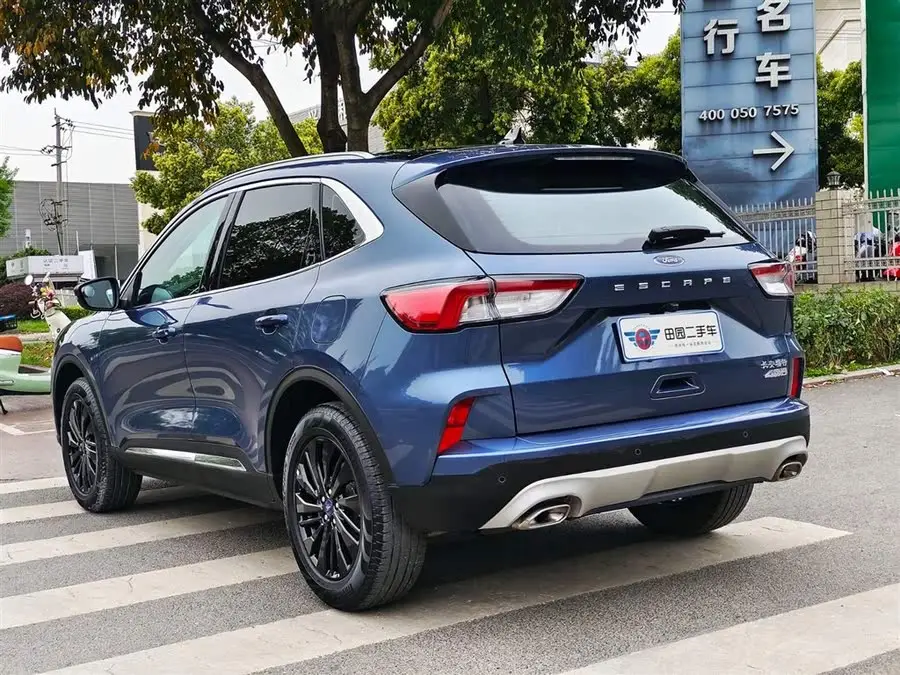 فورد إيدج 2024 إيكوبوست 245 دفع رباعي تيتانيوم