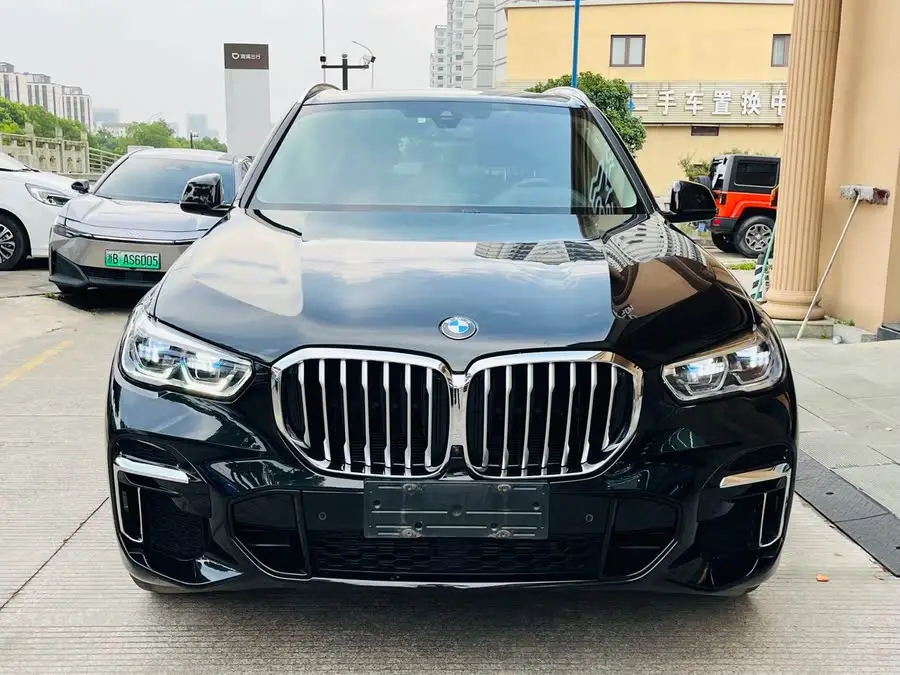 بي إم دبليو X5 2022 xDrive 30Li حزمة سبورت M الفاخرة