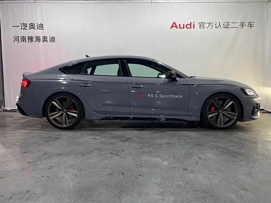 أودي RS 5 2023 RS 5 2.9T سبورت باك إصدار بلاك