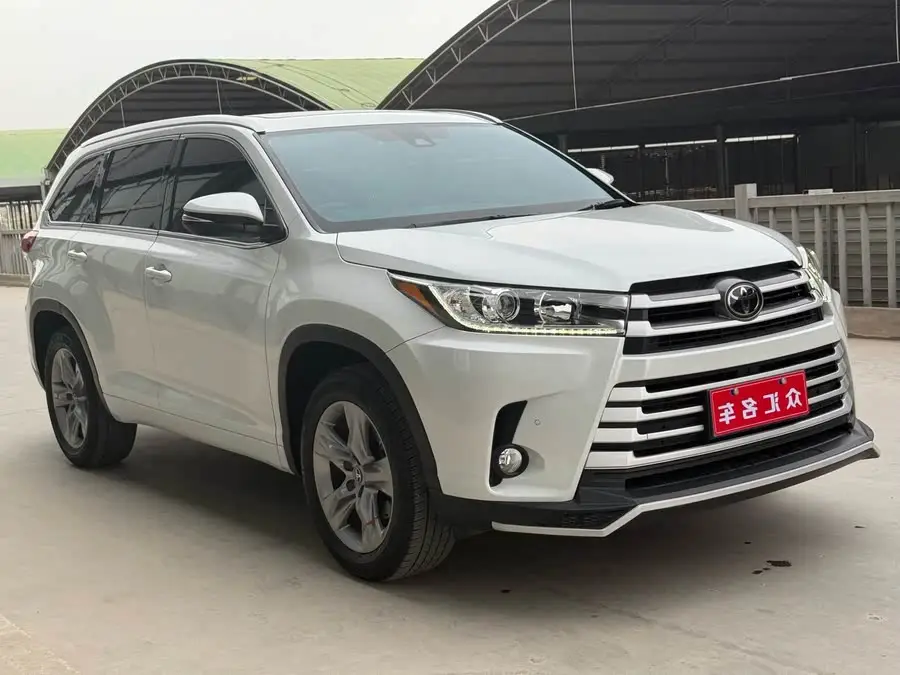 هايلاندر 2021 2.0T دفع رباعي فئة فاخرة 7 مقاعد