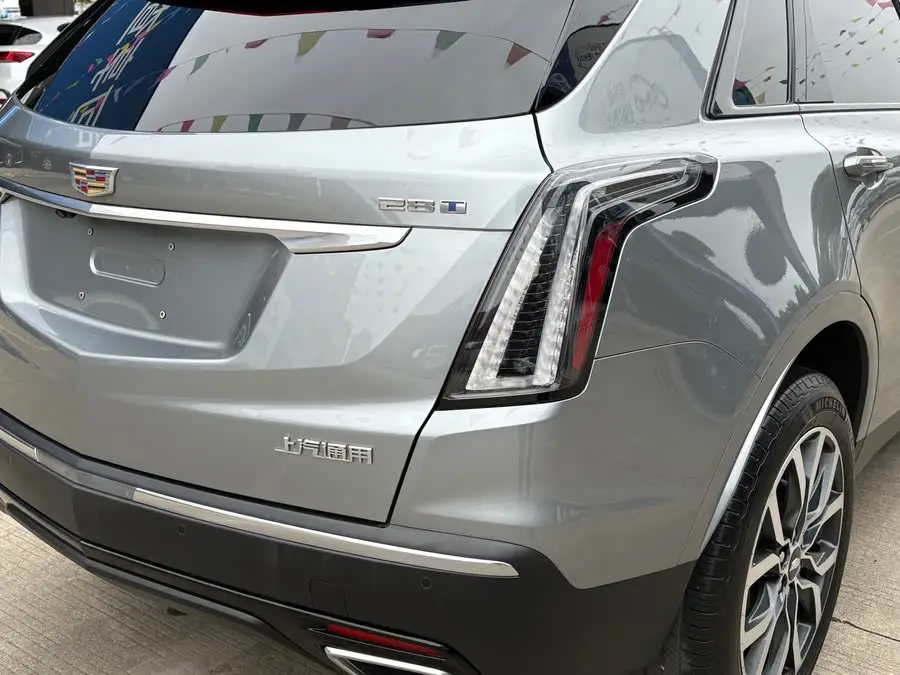 كاديلاك XT5 2022 2.0T دفع رباعي فئة الرفاهية (إصدار الطائر الطنان)