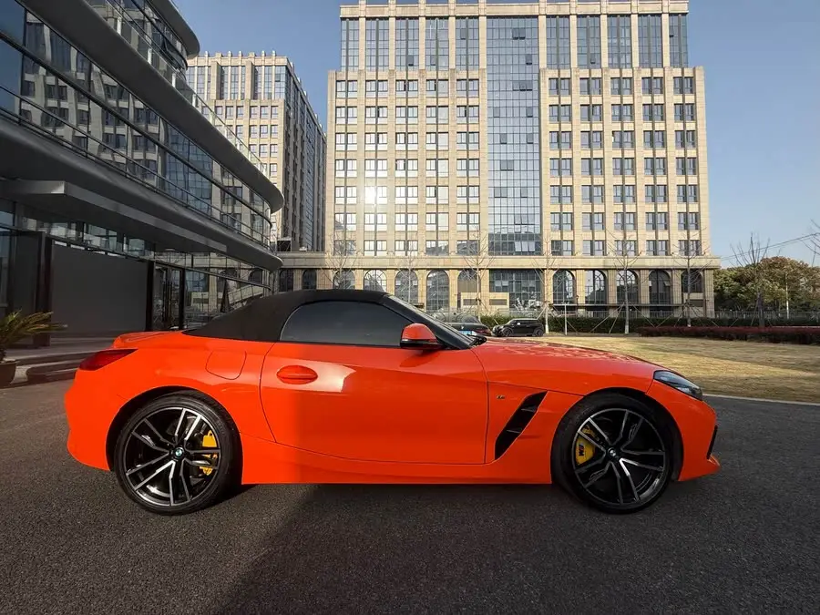 بي إم دبليو Z4 2020 sDrive 25i إصدار الشمس