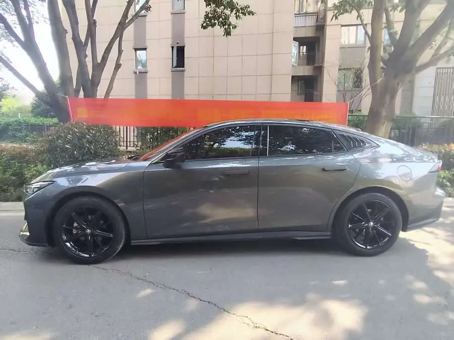 تشانجان UNI-V 2023 1.5T البريميوم