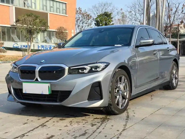 BMW i3 2022 eDrive 35 L