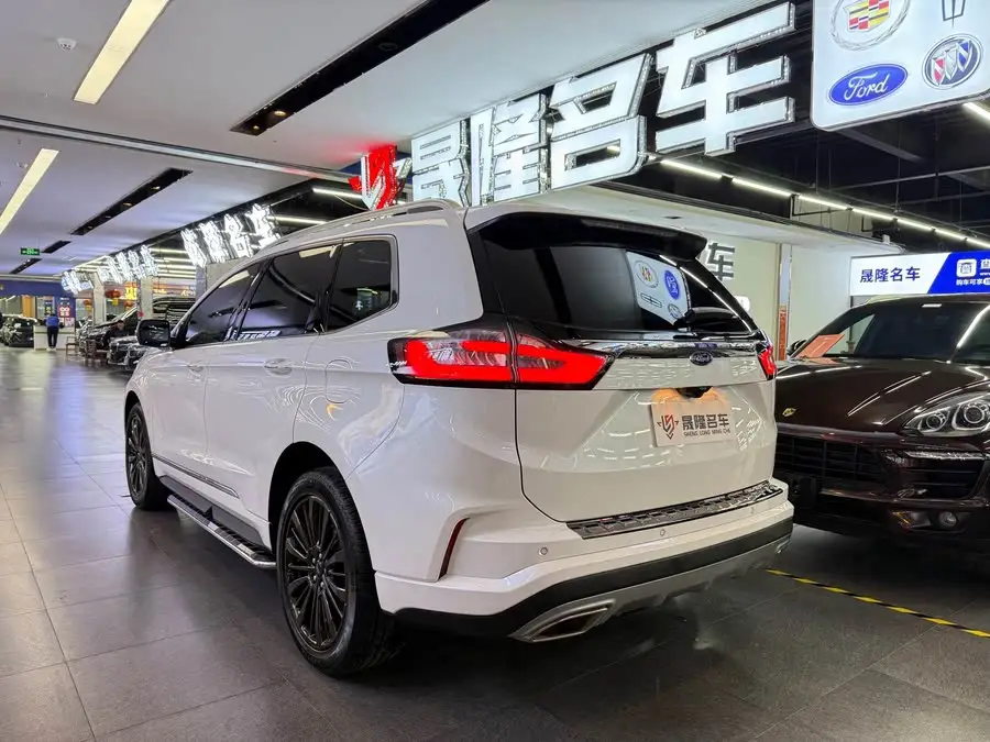 2021 Ford Edge PLUS EcoBoost 245 FWD High-end Model 7-Seater