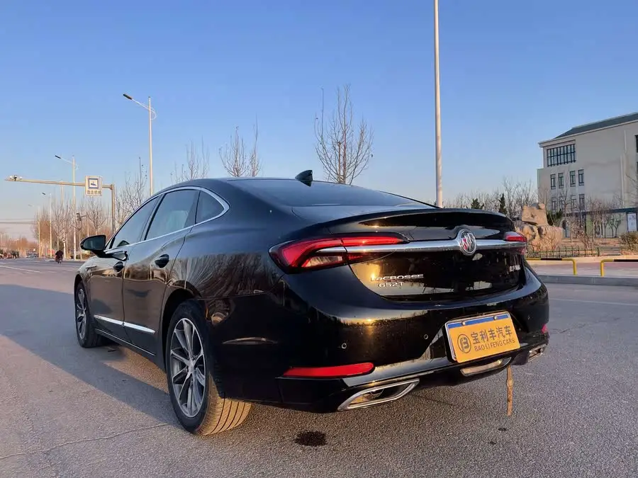 بويك لاكروس 2022 652T الفاخرة