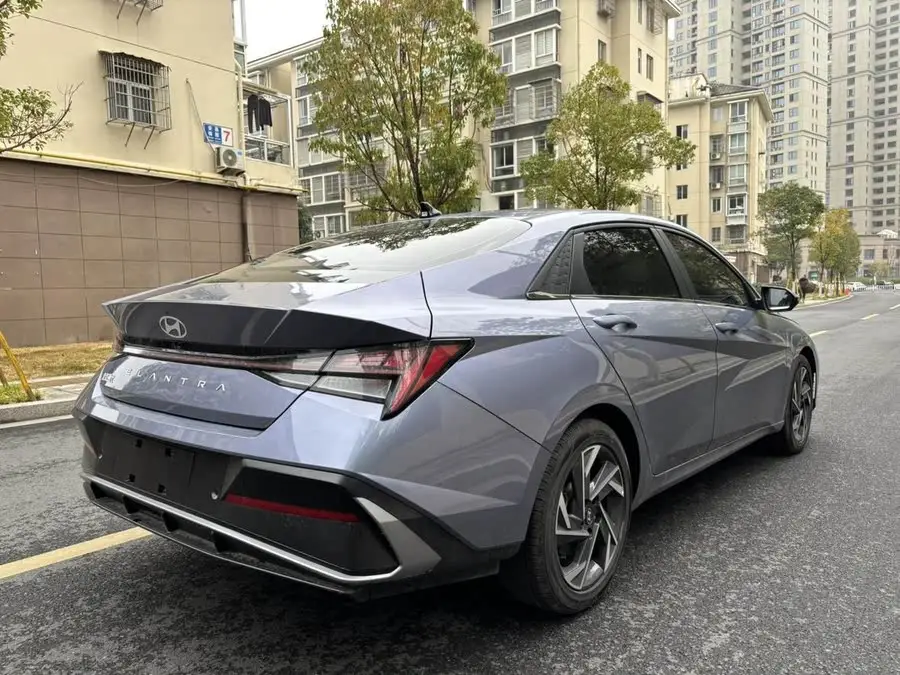 إيلانtra 2023 1.5L CVT LUX النسخة الفاخرة