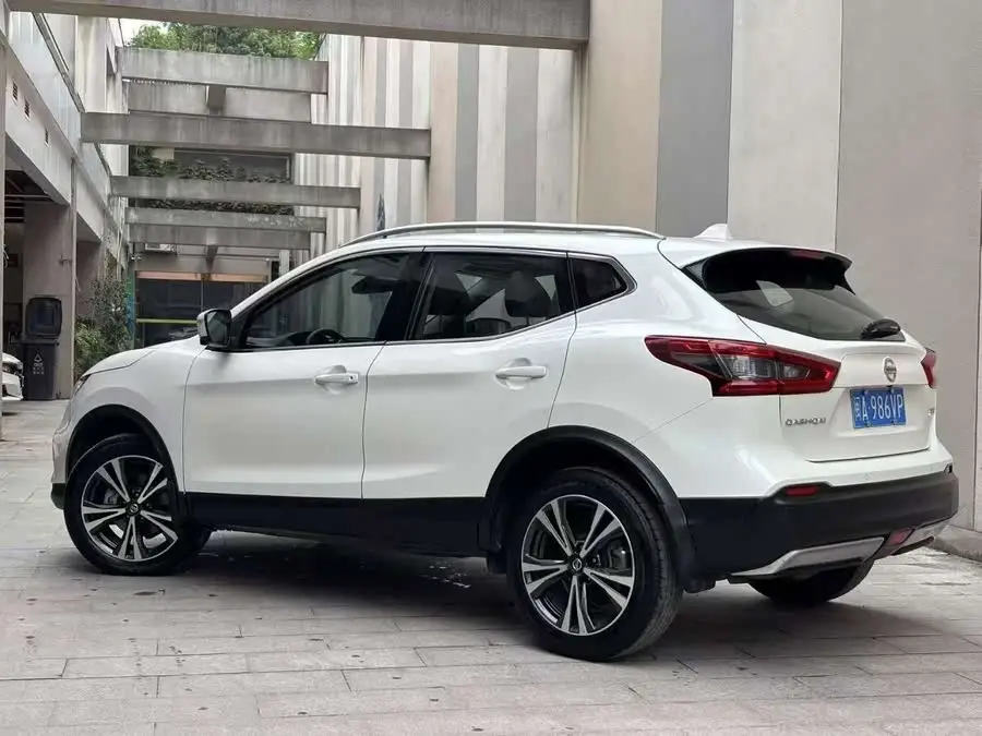 2021 نيسان إكس-تريل 2.0 لتر CVT فئة الرفاهية